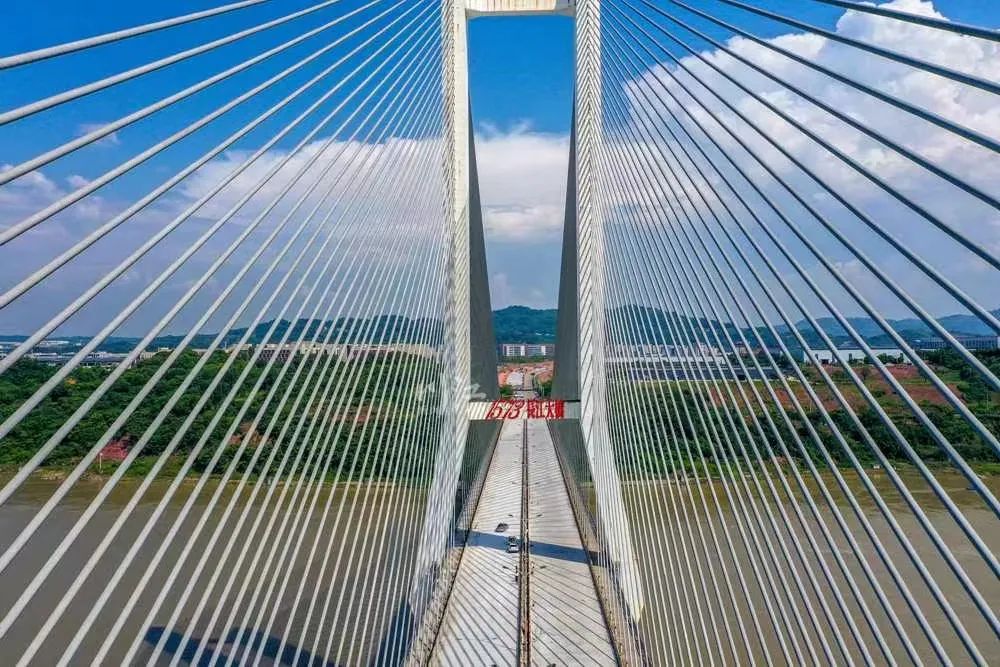 泸州视觉 | “壁纸”泰安长江大桥再上线(图2) 2.jpg