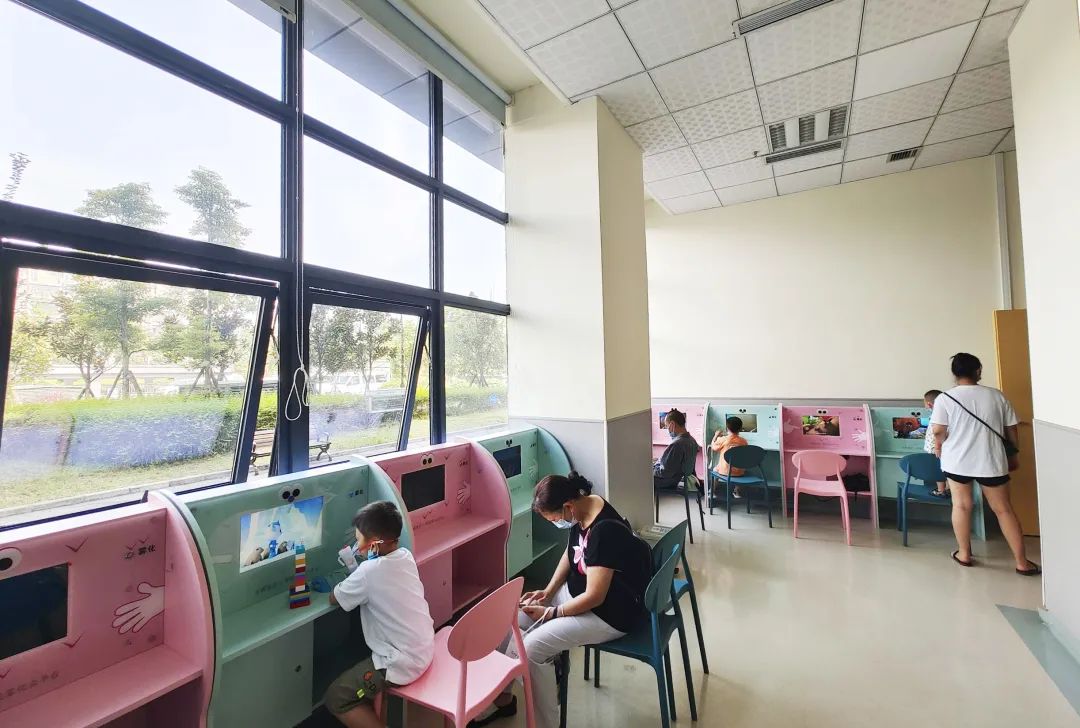 宝宝做雾化不哭不闹?泸州市人医有神器!(图2) 2.jpg