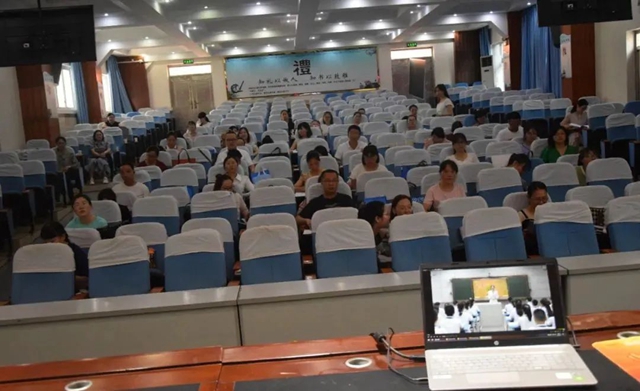 泸州市初中语文骨干教师“名校访学”走进泸州十八中(图2) 2.jpg