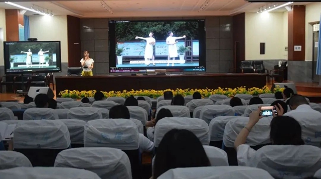 泸州市初中语文骨干教师“名校访学”走进泸州十八中(图1) 1.jpg