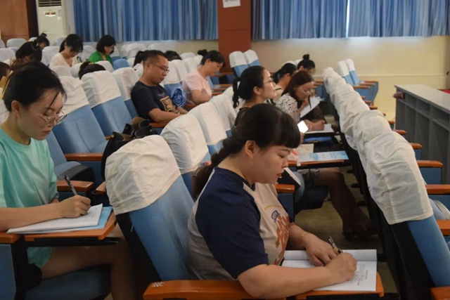 泸州市初中语文骨干教师“名校访学”走进泸州十八中(图34) 34.jpg