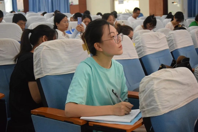 泸州市初中语文骨干教师“名校访学”走进泸州十八中(图35) 35.jpg