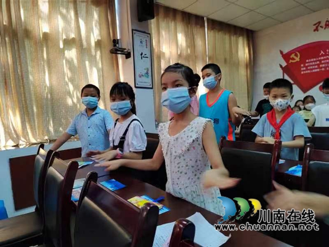 龙马潭区小市街道杜家街社区家长学校开展防溺水安全知识讲座(图5) mmexport1657254817496.jpg.jpg