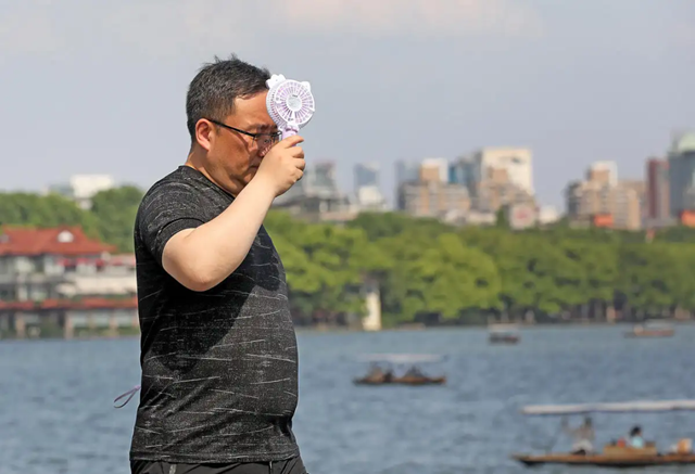 泸州:高温将缓解,警惕旱涝急转(图1) 热1.png