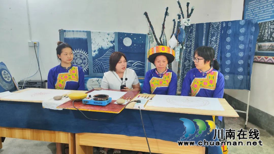 非遗+直播,让古蔺苗族传统文化走进大众(图4) 苗族蜡染直播.jpg