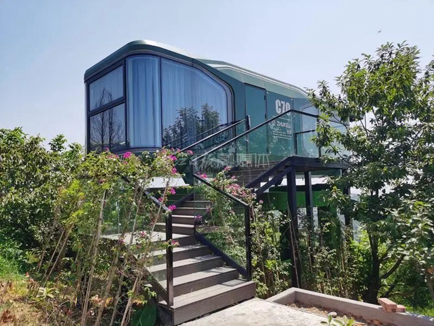 稀奇!内江这处山顶上发现几座“太空舱”(图2) 太空2.jpg