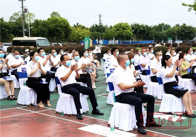 1095万元!江阳区“真金白银”兑现企业奖补(图8) nEO_IMG_8.jpg