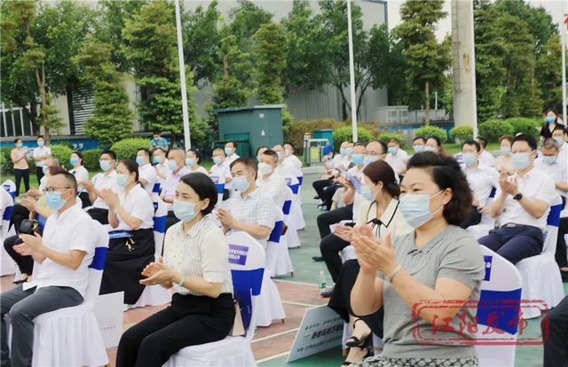 1095万元!江阳区“真金白银”兑现企业奖补(图9) nEO_IMG_9.jpg