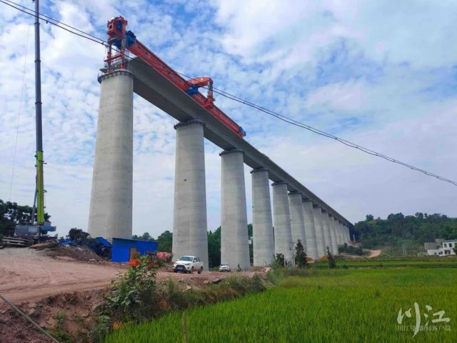 渝昆高铁川渝交界段桥墩全部完成浇筑