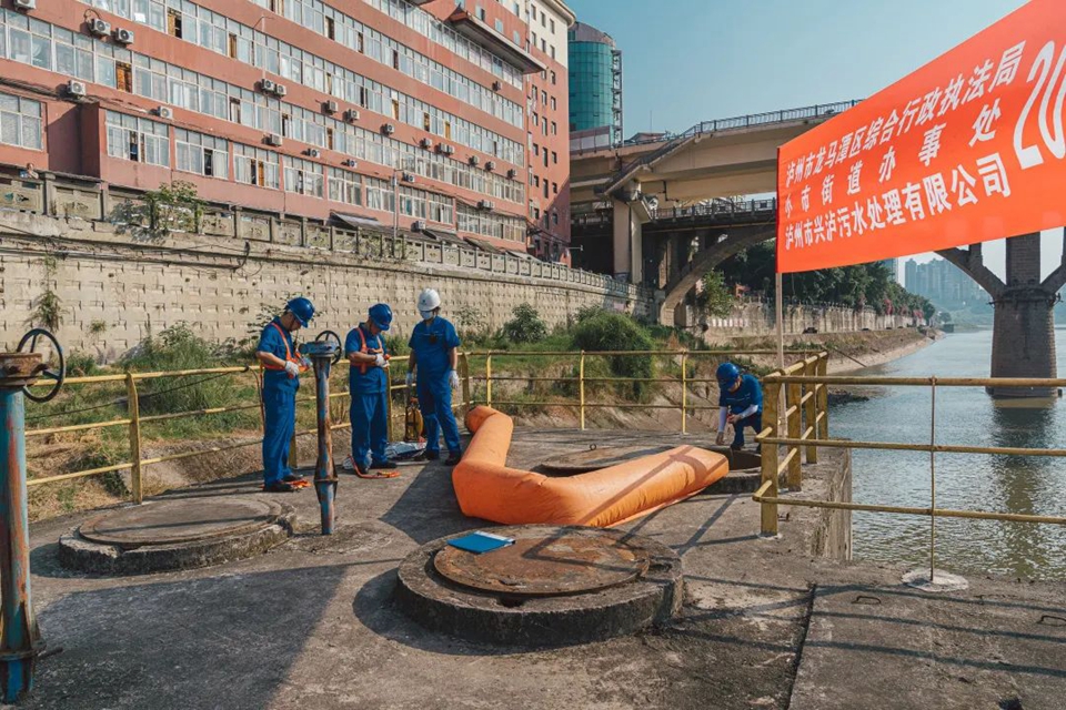 龙马潭区:开展有限空间应急演练,提升应急处突能力(图2) 提升2.jpg