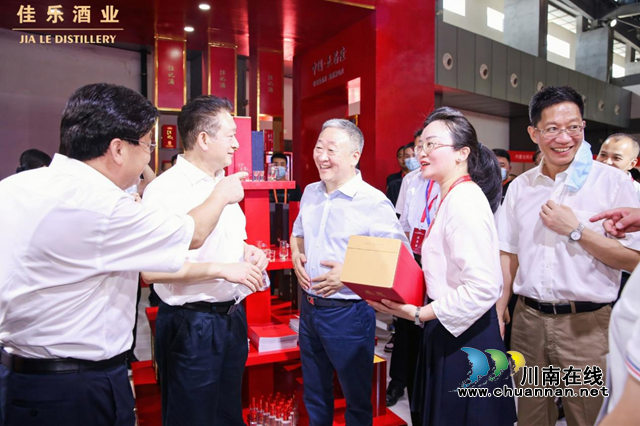 酒城尽是“佳乐红”,解密白酒新势力佳乐酒业“海陆空”战略(图3) 3.png