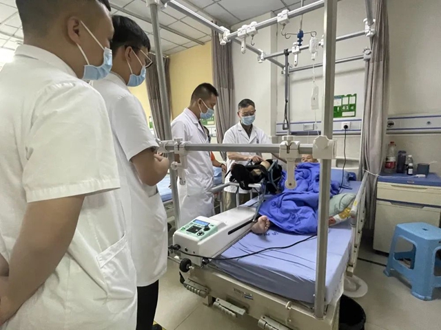 90岁老人不幸断骨两次,福欣骨科助其重获新生!(图1) 1.jpg