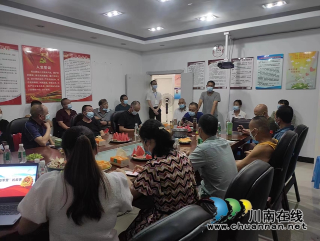 江阳区大山坪街道山岩脑社区召开庆“八一”退役军人座谈会(图2) 山2.jpg