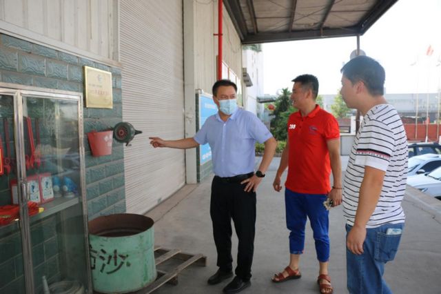 泸州市口岸物流办开展夏季行业安全生产大检查(图3) nEO_IMG_3.jpg