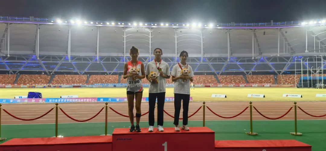 关注省十四运会|骄傲！李湘打破纪录，泸州代表团再添四金