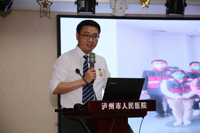 “医”心向党,踔厉奋进|泸州市人民医院举办医师节庆祝活动(图3) 3.jpg