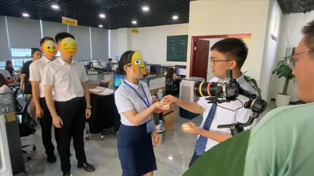 跳走压力 嗨翻屋顶!神曲《跳跳歌》来了(图6) 6.jpg