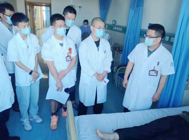 【围观】16岁少年腿痛,一查是肿瘤!(图4) 4.jpg