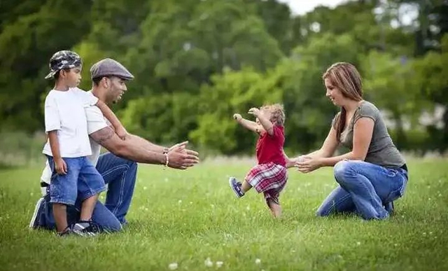 【围观】1岁多宝宝坐不稳，是脑瘫？