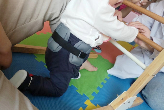 【围观】1岁多宝宝坐不稳,是脑瘫?(图3) 3.jpg