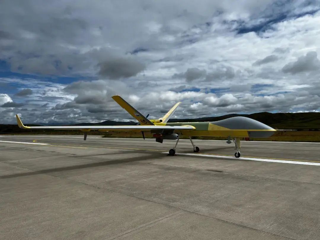 “雨神”驾到!中国气象局调集大型无人机入川增雨(图1) 1.jpg