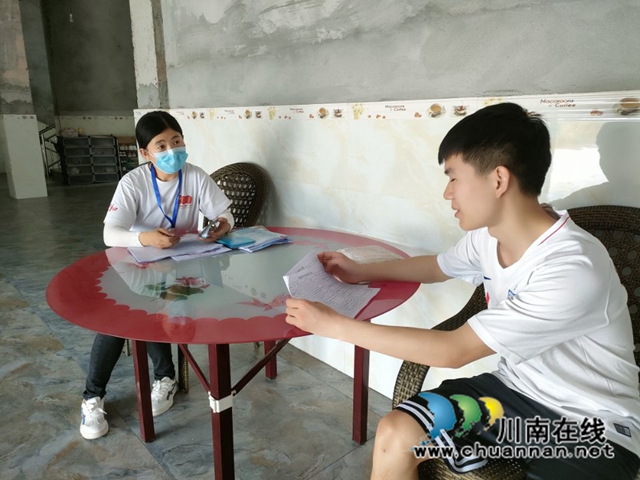 泸县百和镇开展高校毕业生就业情况走访摸排活动(图2) 84B874DC9F4DF6682448F24AF6806E77.jpg