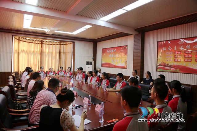 情系教育,梦圆金秋!合江中学举行恒利助学金发放仪式(图5) 4.jpg