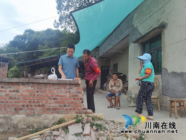 泸县工商联到联系村开展森林防灭火工作 (2).jpg