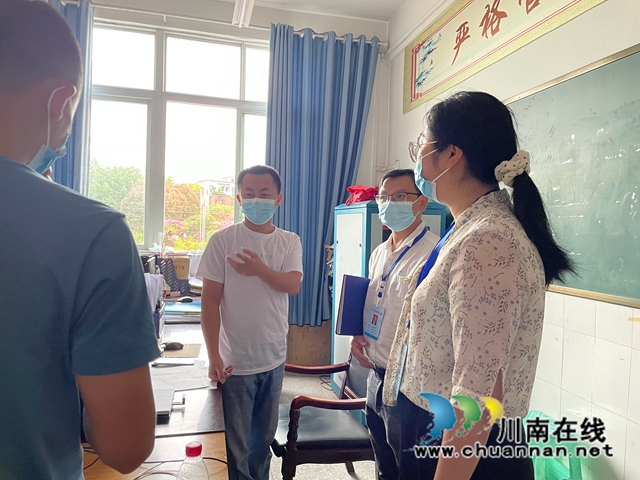 泸县百和镇开展校园联合检查行动(图2) C1CA54521A1C3F164BA5706548D0E9F6.jpg