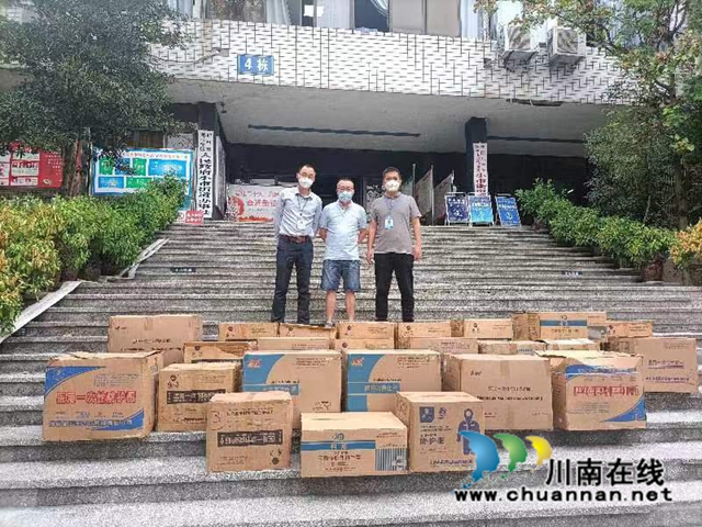 龙马潭区小市街道:爱心企业助力抗疫,捐赠物资守护一方平安(图1) 捐赠物资1.jpg