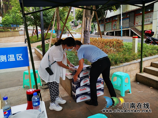 龙马潭区小市街道:爱心企业助力抗疫,捐赠物资守护一方平安(图2) 捐赠物资2.jpg