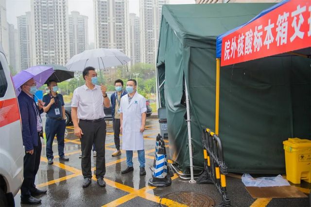 【抗疫决战】守卫健康的战场,西南医大附院人从不缺席!(图3) nEO_IMG_3.jpg