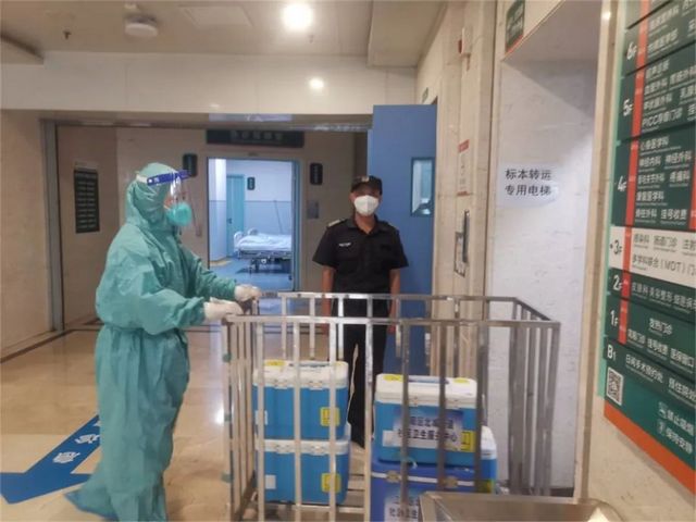 【抗疫决战】守卫健康的战场,西南医大附院人从不缺席!(图21) nEO_IMG_22.jpg