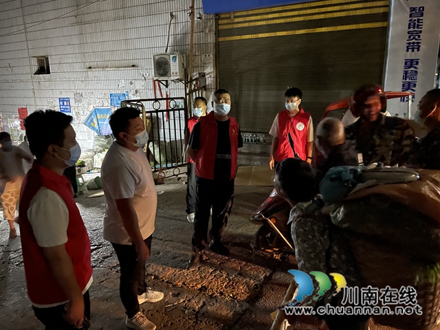 泸县住建局:同心抗疫彰显担当,全力织牢疫情“防线”(图7) 县住建局支援立石镇疫情防控工作 (4).jpg