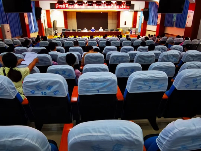 “接电话时还迷迷糊糊,挂了电话我翻身就下床了!”——泸州十八中教师志愿服务纪实(图3) 3.jpg