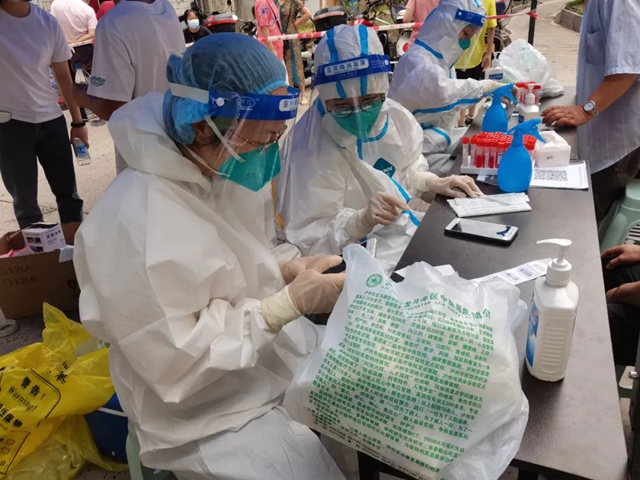 “接电话时还迷迷糊糊,挂了电话我翻身就下床了!”——泸州十八中教师志愿服务纪实(图12) 12.jpg