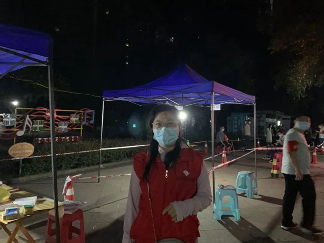 “接电话时还迷迷糊糊,挂了电话我翻身就下床了!”——泸州十八中教师志愿服务纪实(图28) 28.jpg