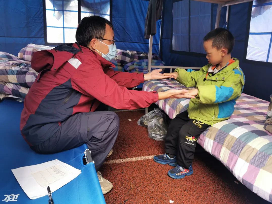 星夜驰援震区后,这么多天他们是怎么过的?(图11) 11.jpg