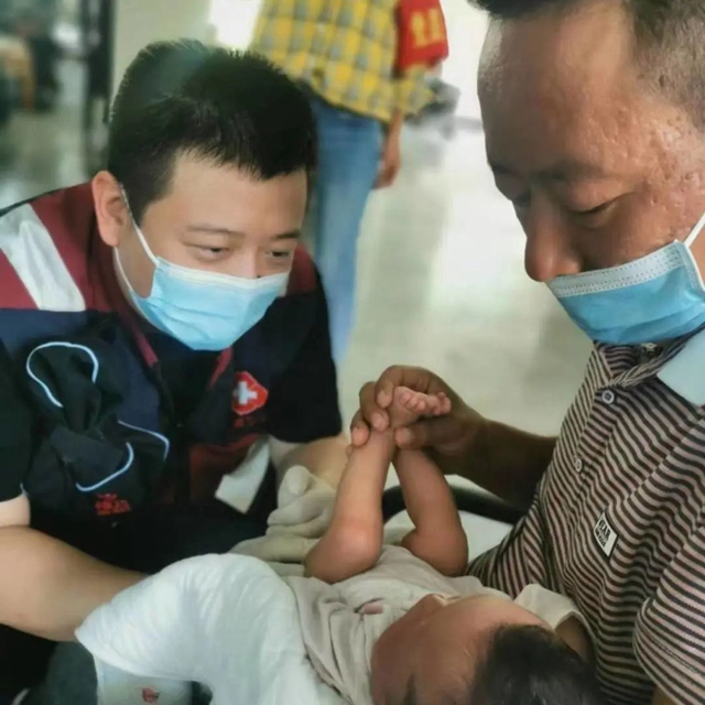 【救灾现场】中药大锅汤,送进石棉县安置点!(图9) 9.jpg