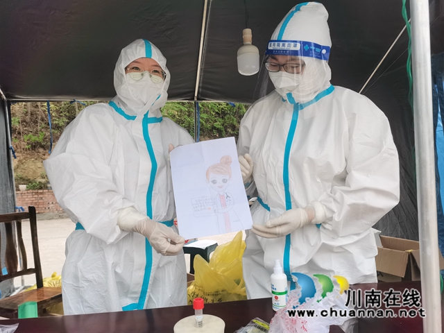 点赞!泸县云龙镇:小女孩手绘图画感谢医护人员(图2) 1.jpg