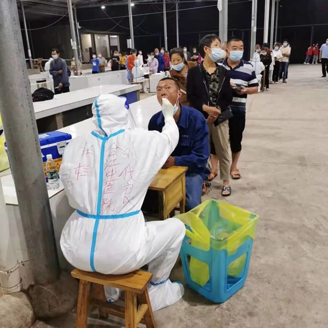 【战“疫”记录】义无反顾,奔赴一线:这就是天使的模样!(图8) 8.jpg