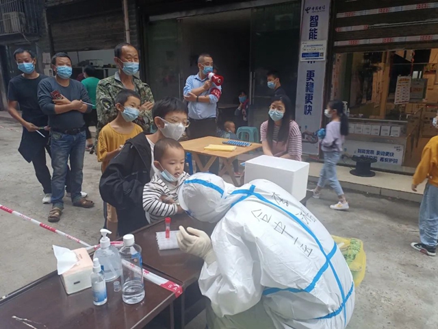 【战“疫”记录】义无反顾,奔赴一线:这就是天使的模样!(图4) 4.jpg