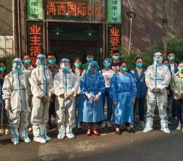 【战“疫”记录】义无反顾,奔赴一线:这就是天使的模样!(图14) 14.jpg