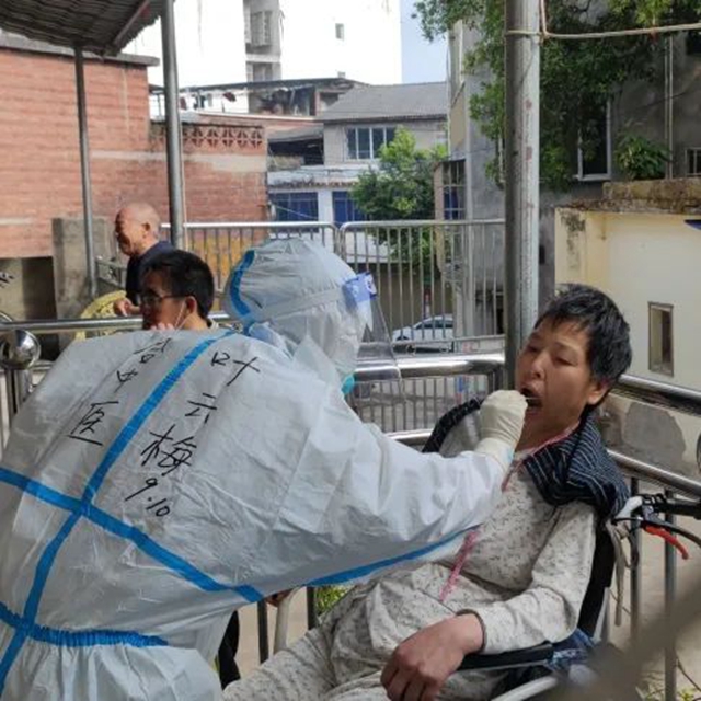 【战“疫”记录】义无反顾,奔赴一线:这就是天使的模样!(图24) 24.jpg