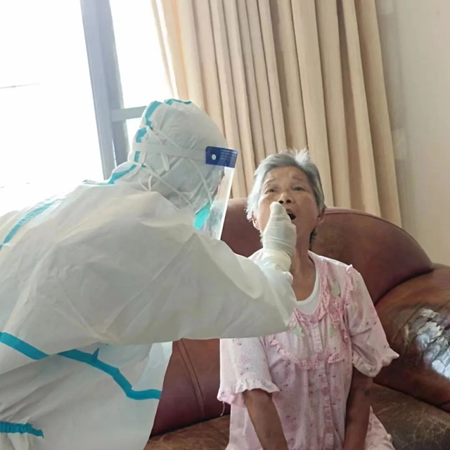 【战“疫”记录】义无反顾,奔赴一线:这就是天使的模样!(图29) 29.jpg