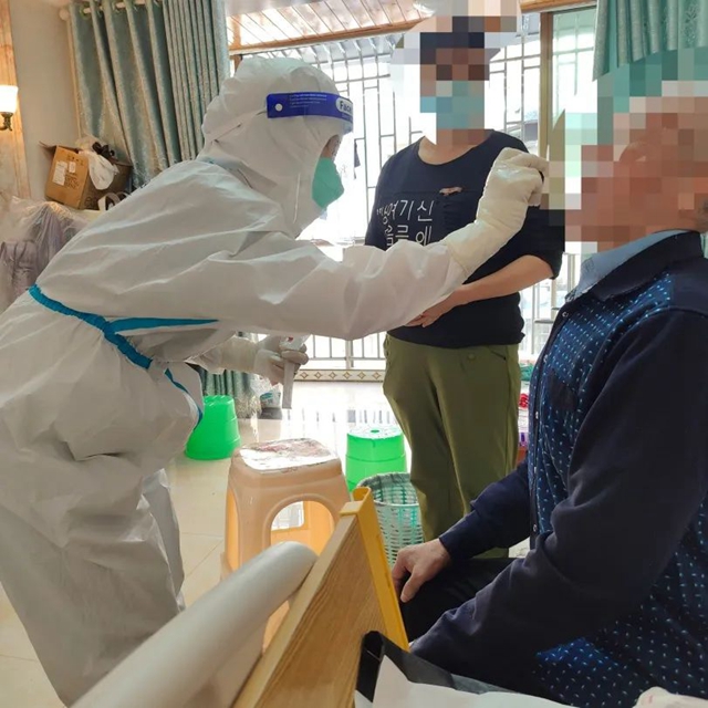 【战“疫”记录】义无反顾,奔赴一线:这就是天使的模样!(图30) 30.jpg