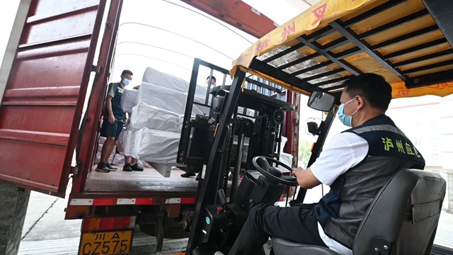 泸州:应急帐篷为“疫”线撑起“避风港”(图2) 2.jpg