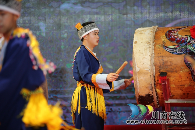 古蔺:黄金八月喜丰收,苗家民俗话中秋(图9) 鼓声悠悠.jpg
