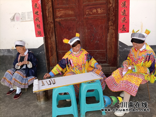 古蔺:黄金八月喜丰收,苗家民俗话中秋(图8) 刺绣蜡染1.jpg