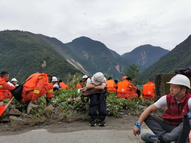 抗震救灾|9天,他们回来了!(图3) 3.jpg